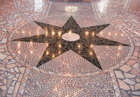 Pardoseala din mozaic de marmura la Biserica din Dorgos-2