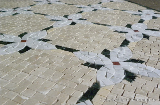 Mozaic din marmura realizat manual, piesa cu piesa 2