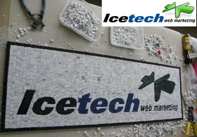 Logo firma IceTech din mozaic 2