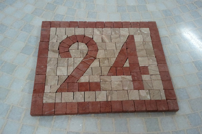 Numar de casa realizat manual din mozaic de marmura - 2