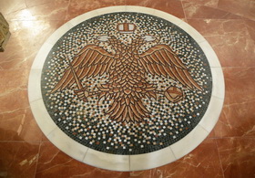 Vulturul Bicefal, medalioane din mozaic de marmura 7