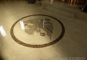 Vulturul Bicefal, mozaic din marmura realizat manual, piesa cu piesa 12