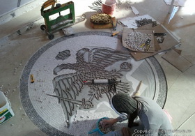 Vulturul Bicefal, mozaic din marmura realizat manual, piesa cu piesa 3