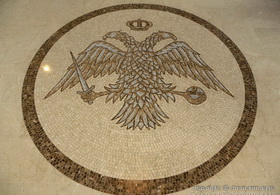 Vulturul Bicefal, mozaic din marmura realizat manual, piesa cu piesa 8