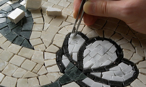 Mozaic din marmura realizat manual