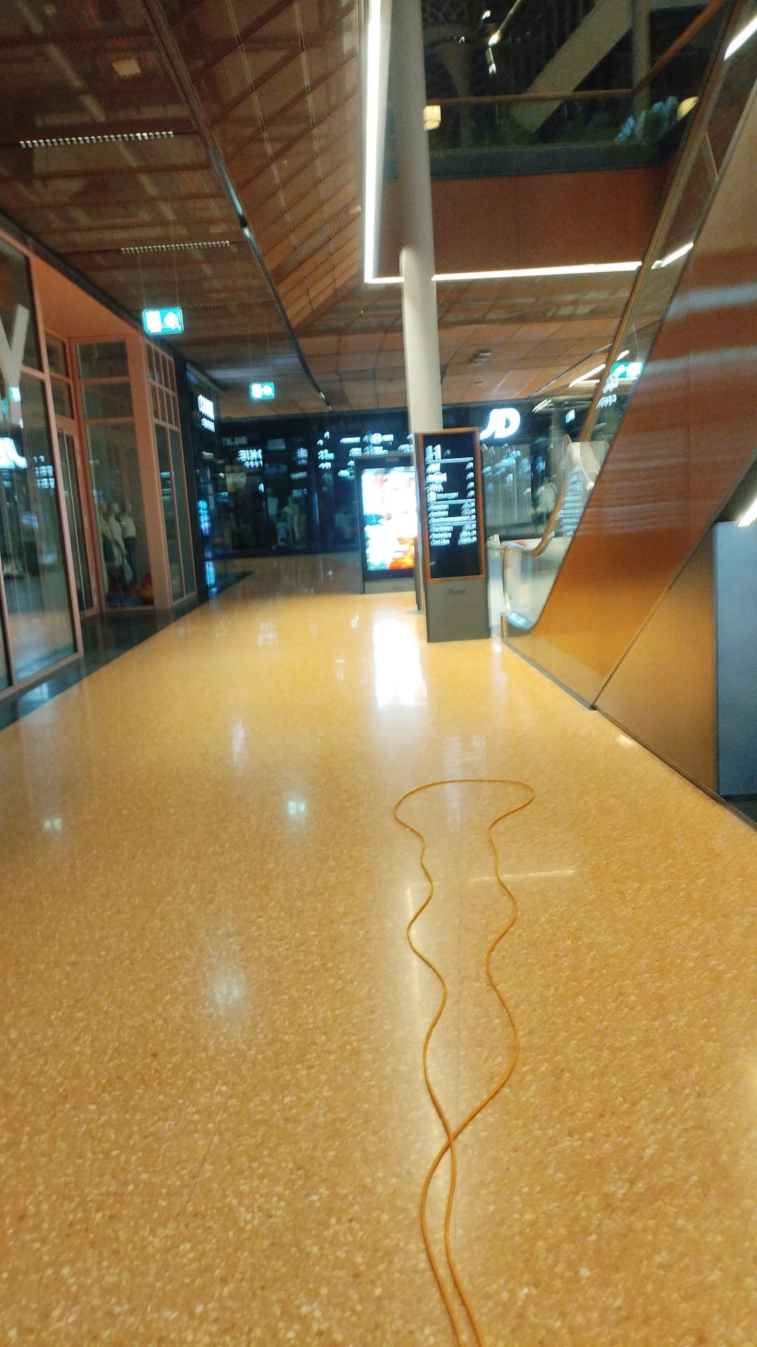 Westfield Hamburg Mall, Germania – proiect șlefuire marmură