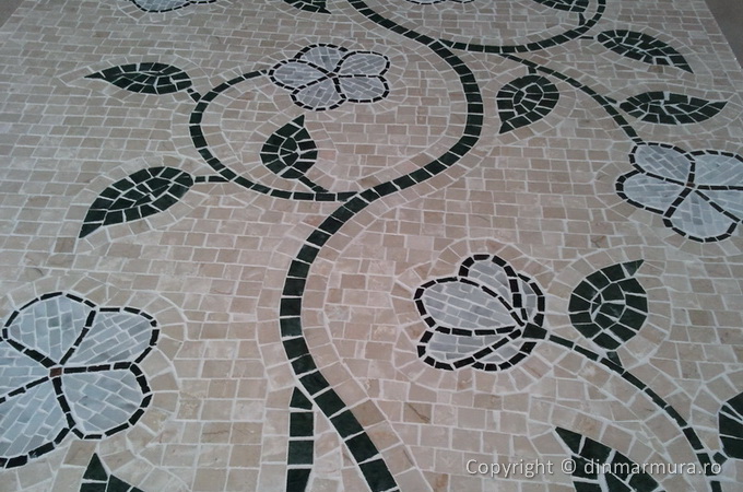Mozaic din marmura realizat manual, piesa cu piesa 5